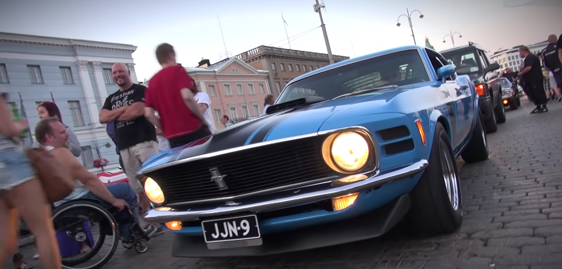 Video: 1970 Ford Mustang Boss 302 V8 Engine Sound