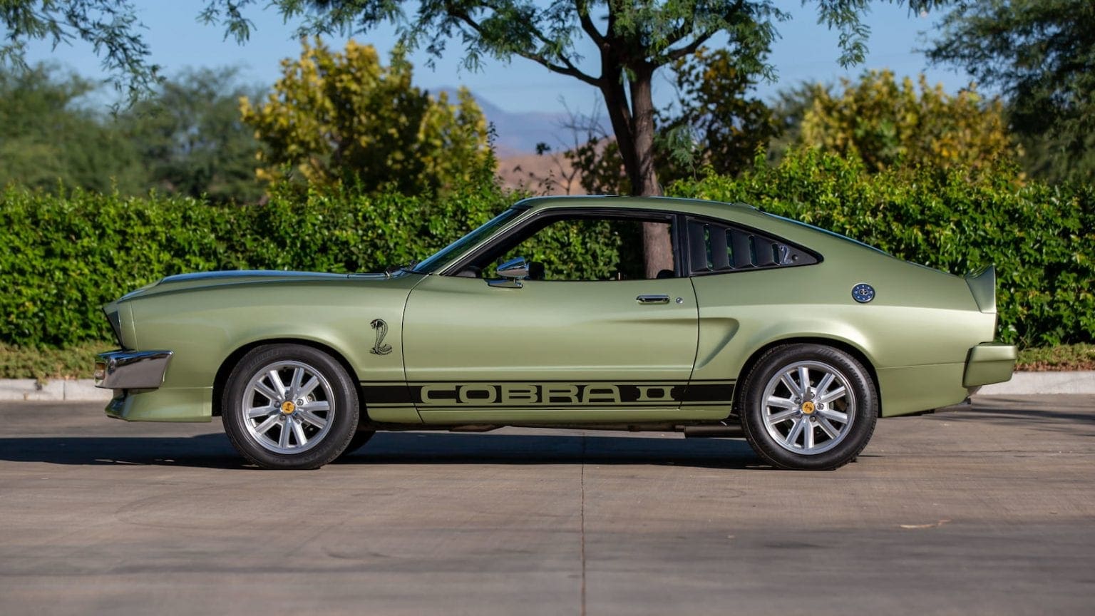 1977 Ford Mustang Wallpapers | MustangSpecs.com