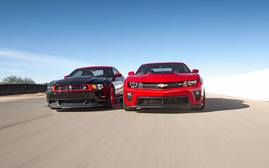 Video: 2013 Ford Mustang Boss Laguna Seca 302 vs Chevrolet Camaro ZL1 - Head 2 Head