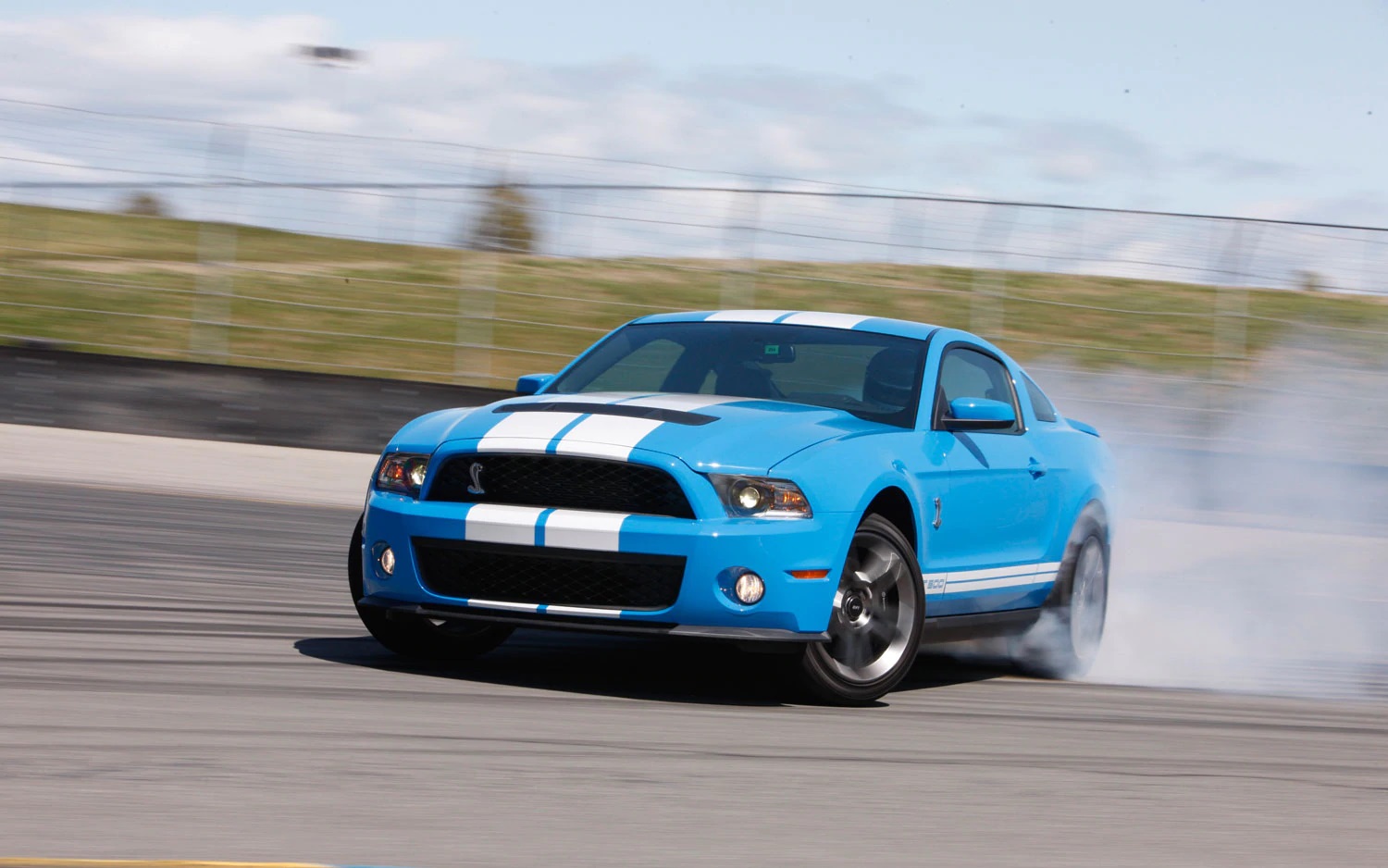 Video: Testing The 2010 Ford Mustang Shelby GT500