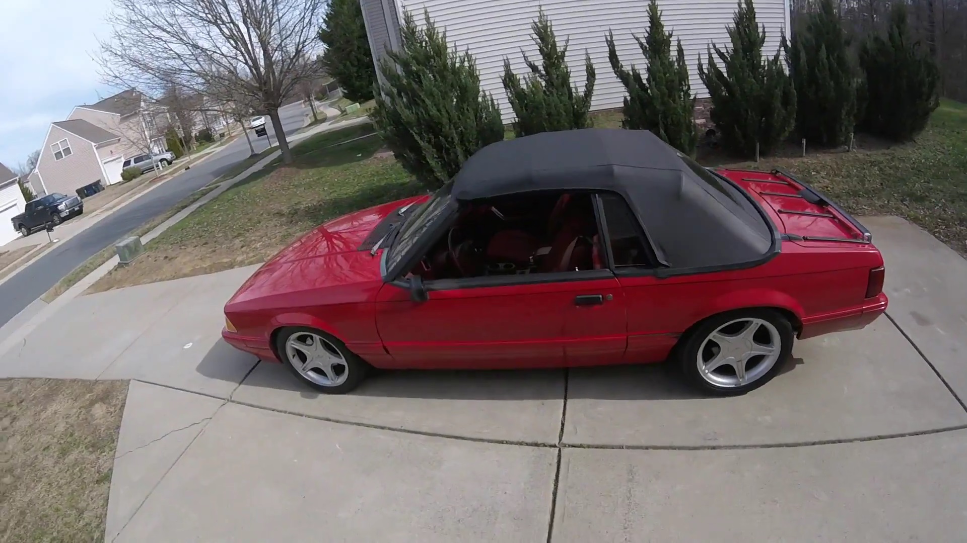 Video: 1992 Ford Mustang Fox Body Quick Walkaround + Test Drive