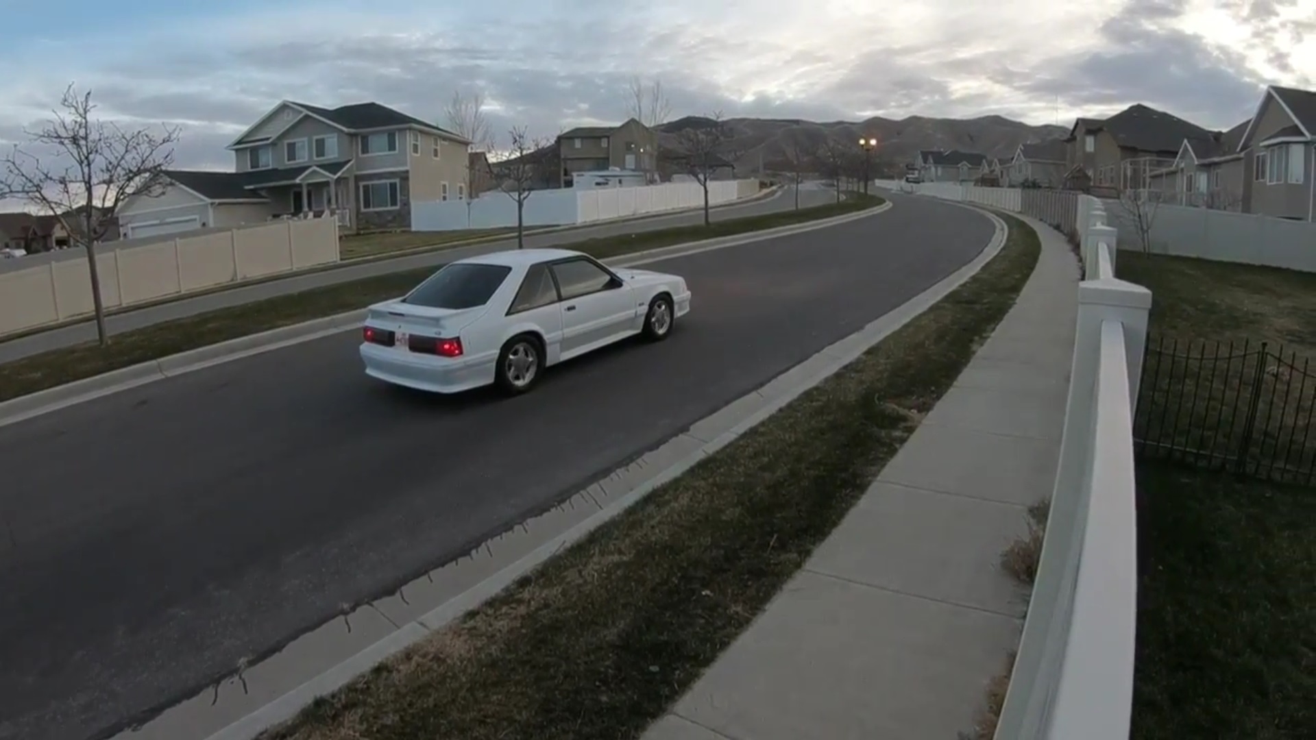 Video: 1992 Ford Mustang GT Full Tour + Driving Impressions