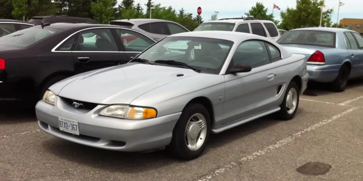Video: 1994 Ford Mustang V6 Coupe In-Depth Tour
