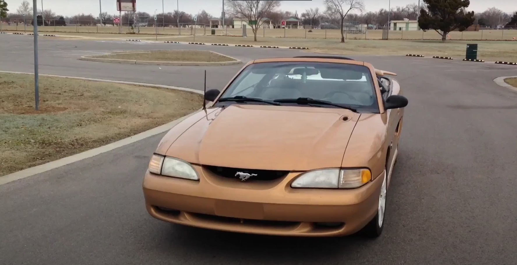 Video: 1997 Ford Mustang Convertible Walkaround
