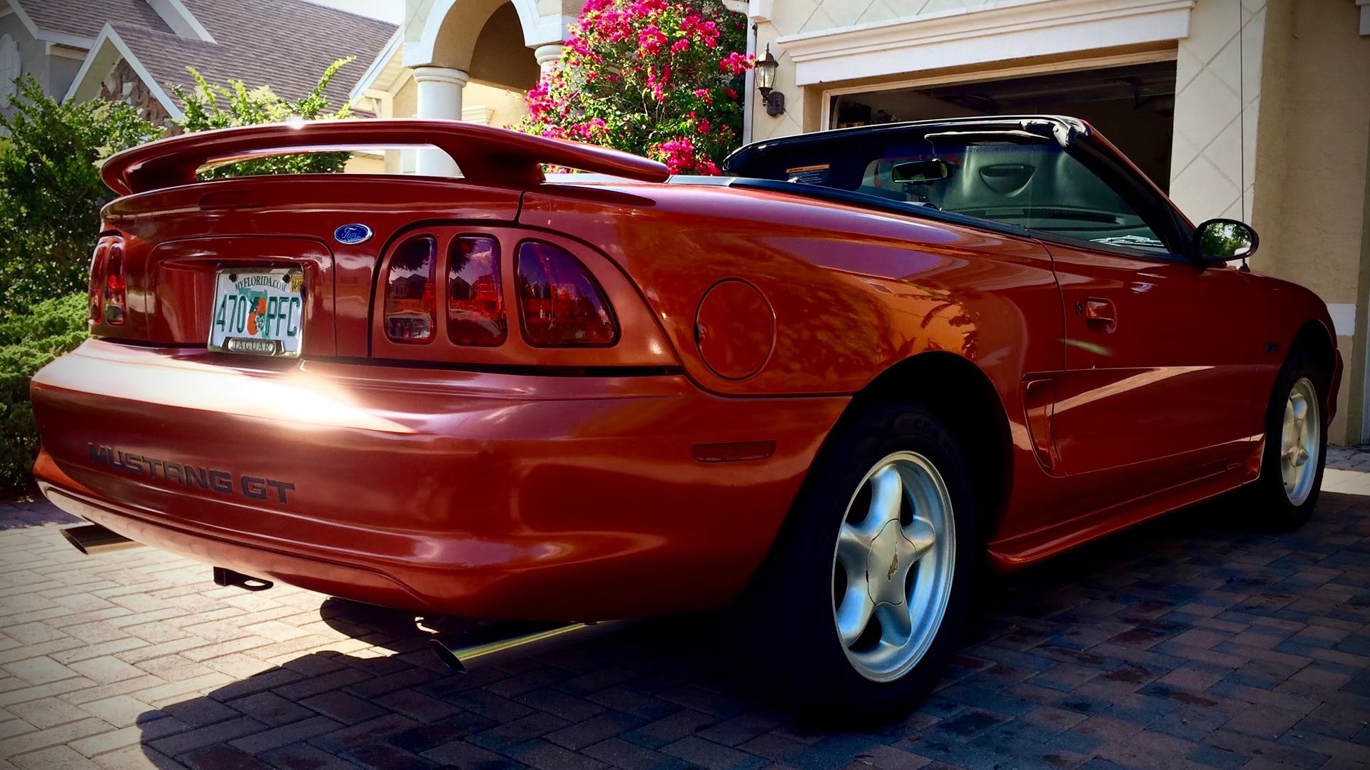 Video: Installing A Cold Air Intake On A 1997 Ford Mustang GT