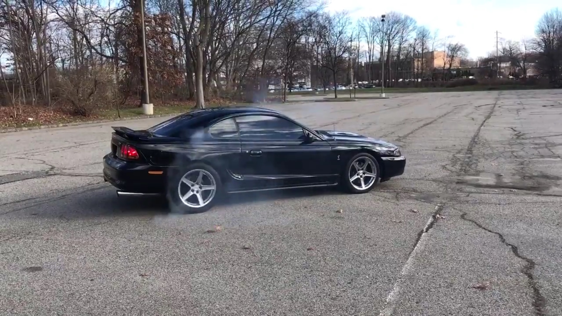 Video: 1997 Ford Mustang SVT Cobra Burnouts