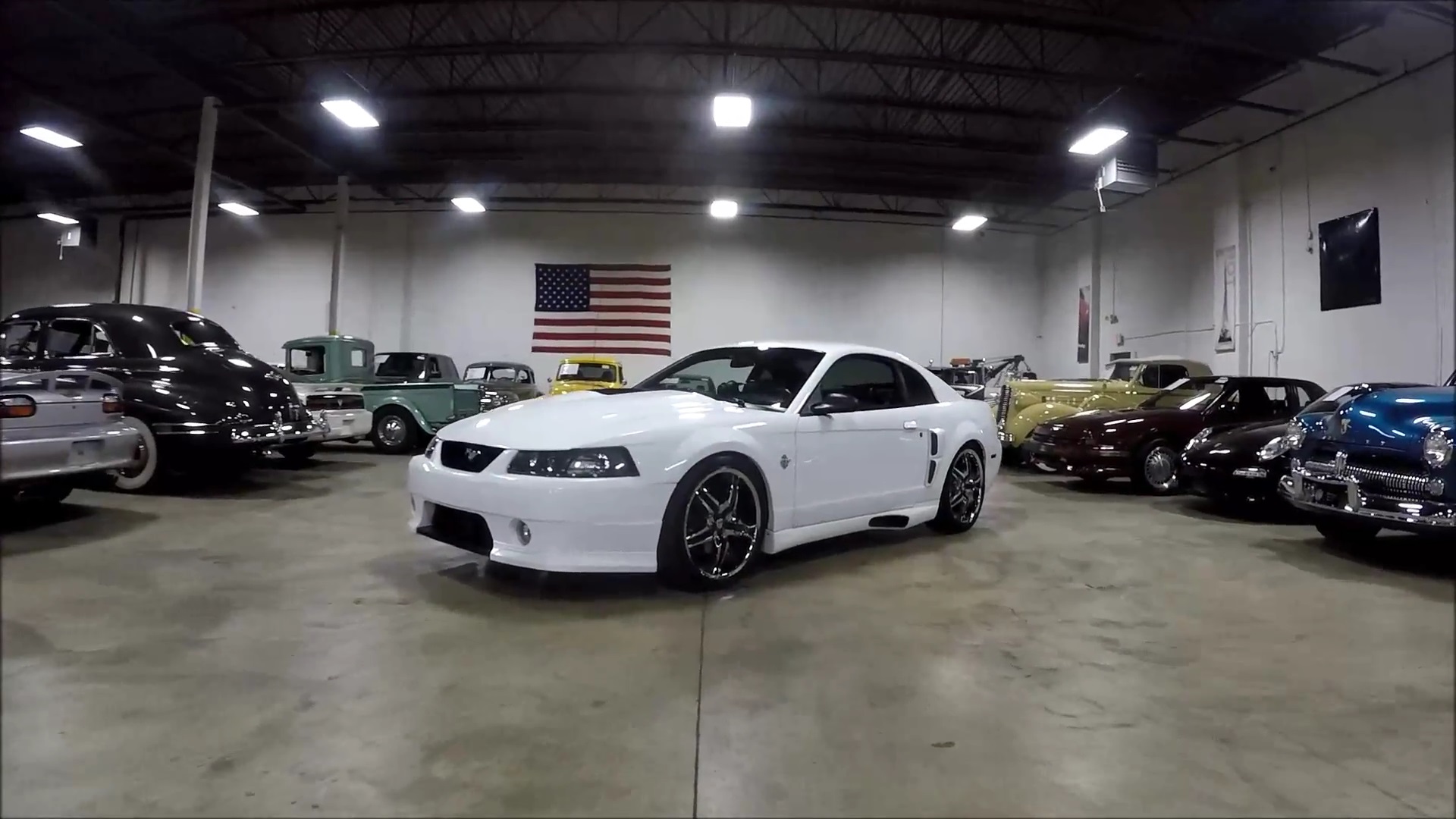 Video: White 1999 Ford Mustang GT Walkaround