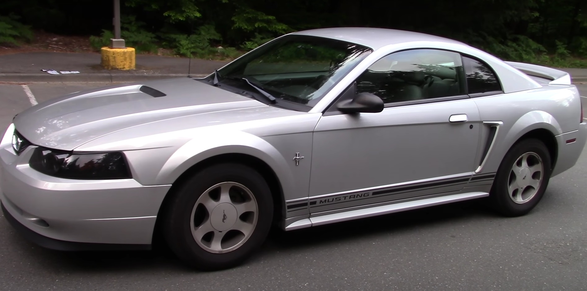 Video: 2000 Ford Mustang In-Depth Look