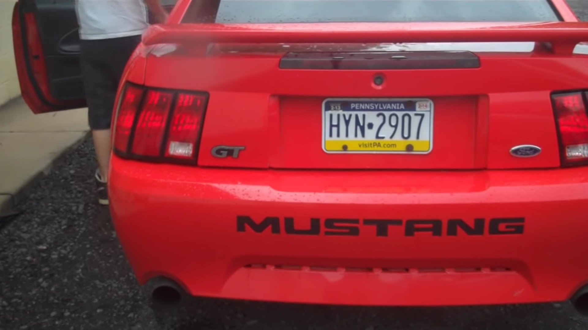 Video: Learning How To Drive In A 2001 Ford Mustang GT
