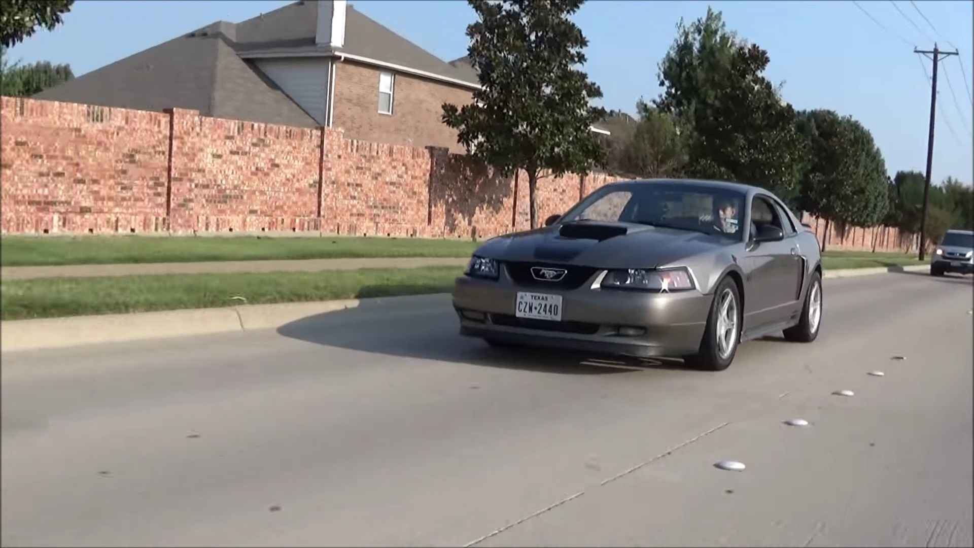 Video: 2001 Ford Mustang GT Driving Experience