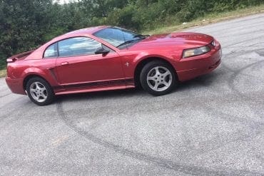 Video: 2002 Ford Mustang 3.8L V6 5-Speed In-Depth Tour