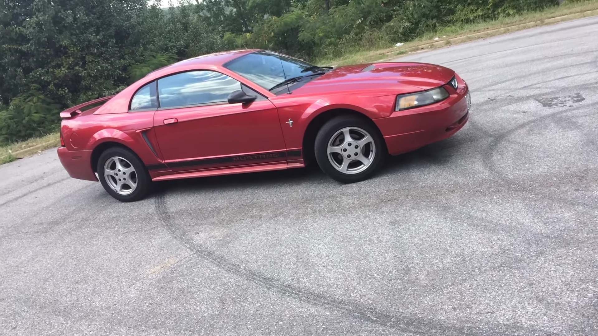 Video: 2002 Ford Mustang 3.8L V6 5-Speed In-Depth Tour