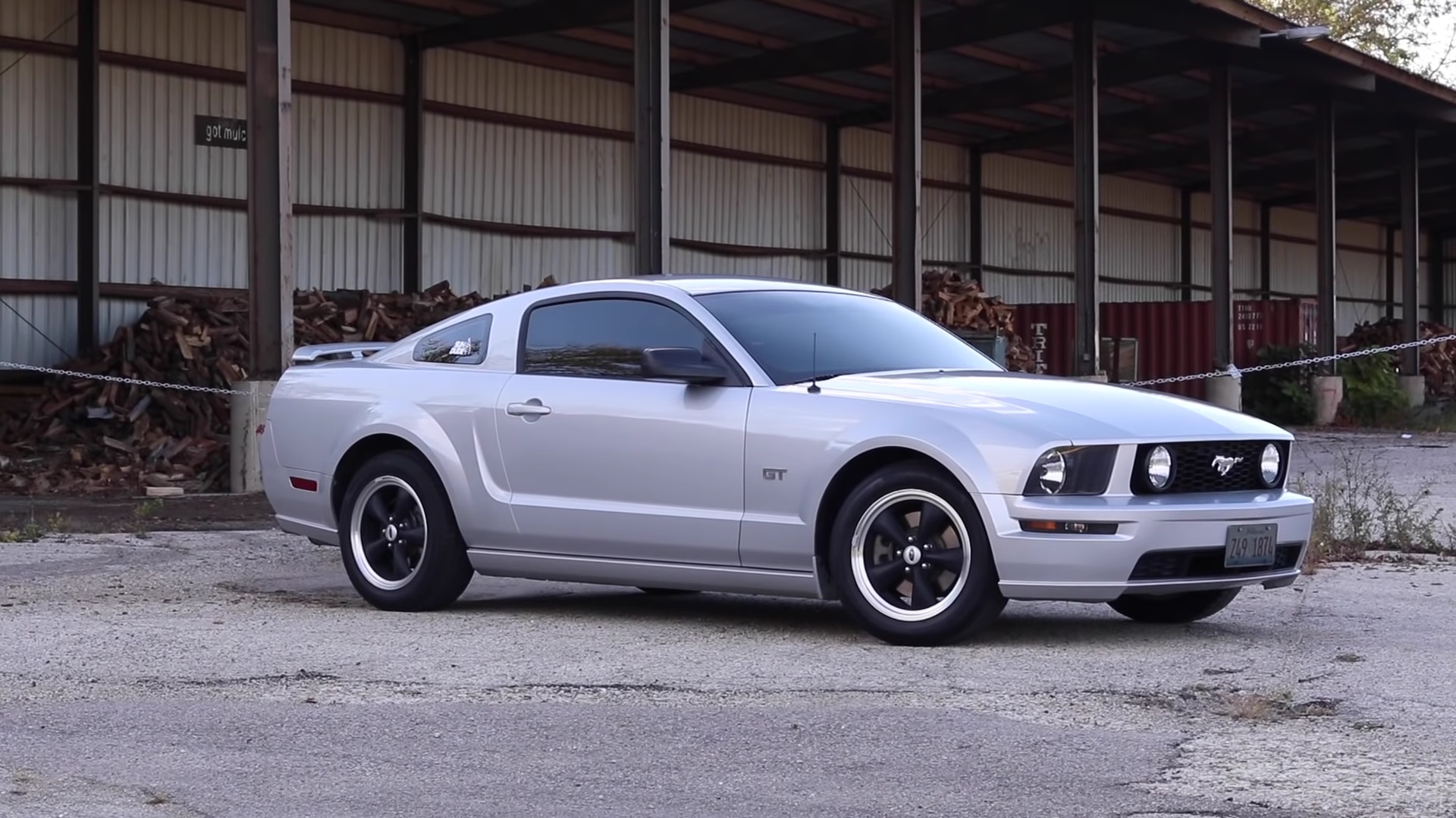 Video: 2005 Ford Mustang GT In-Depth Review