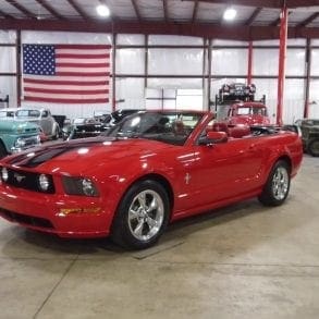Video: Red 2005 Ford Mustang Convertible Walkaround