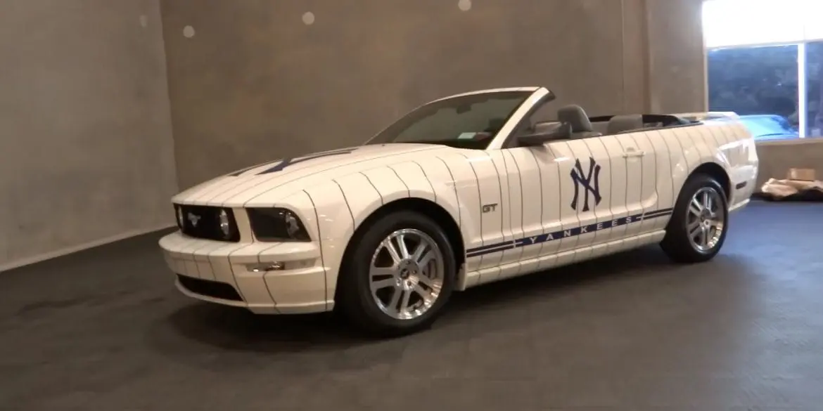 Video: 2005 Ford Mustang Yankees Limited Edition Walkaround