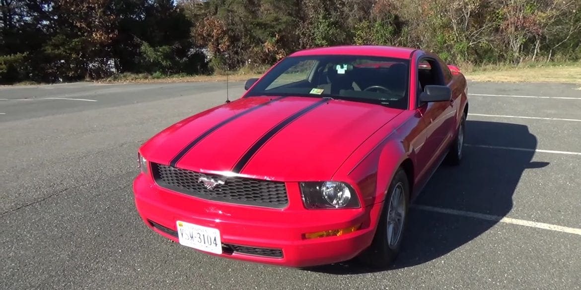 Video: 2006 Ford Mustang V6 Full Overview