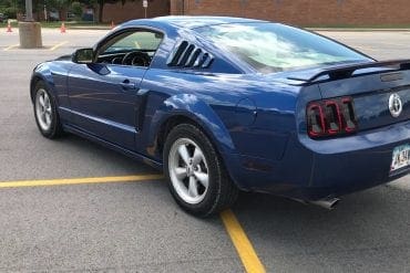 Video: 2006 Ford Mustang V6 Burnout + Walkaround