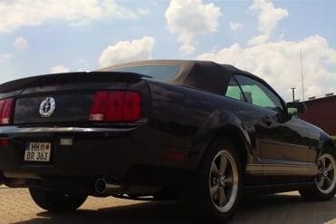 Video: 2007 Ford Mustang Walkaround + Exhaust Sound