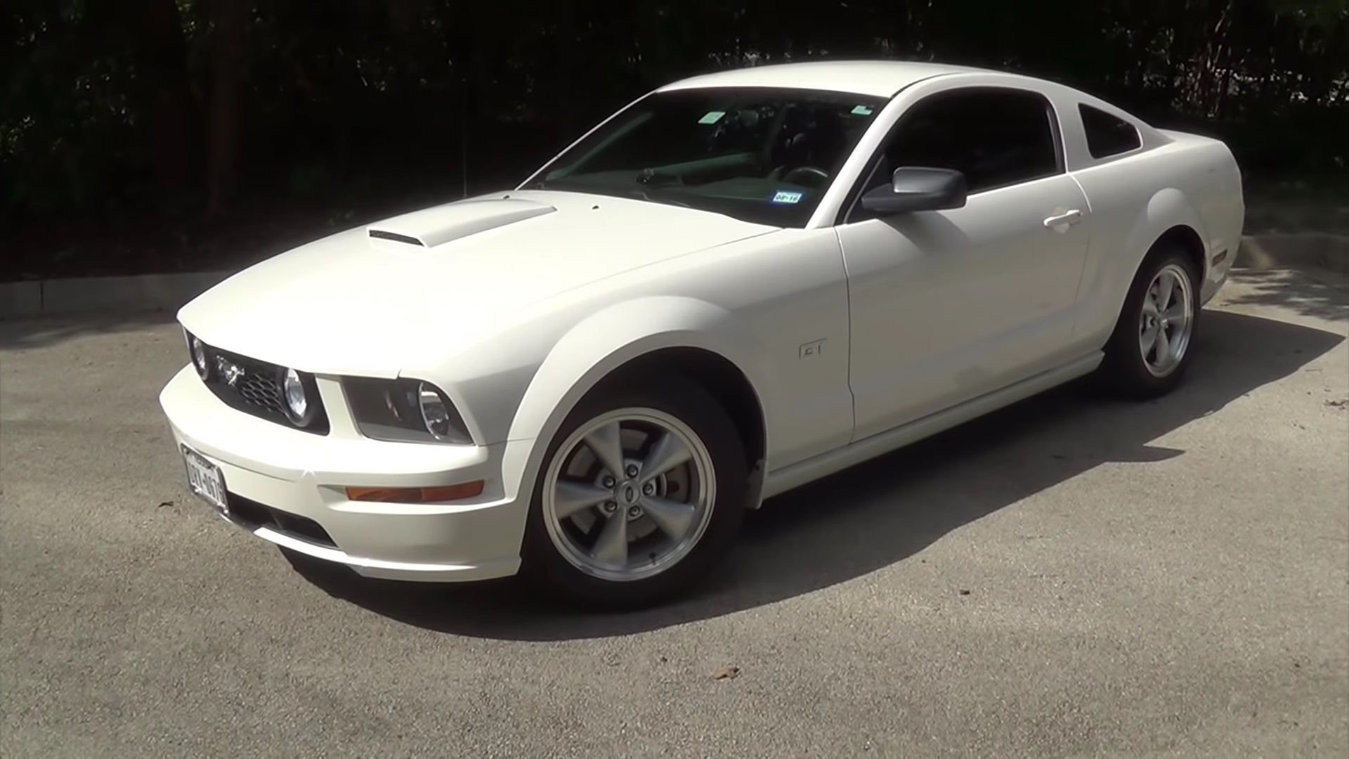 Video: 2007 Ford Mustang GT Premium In-Depth Tour & Test Drive