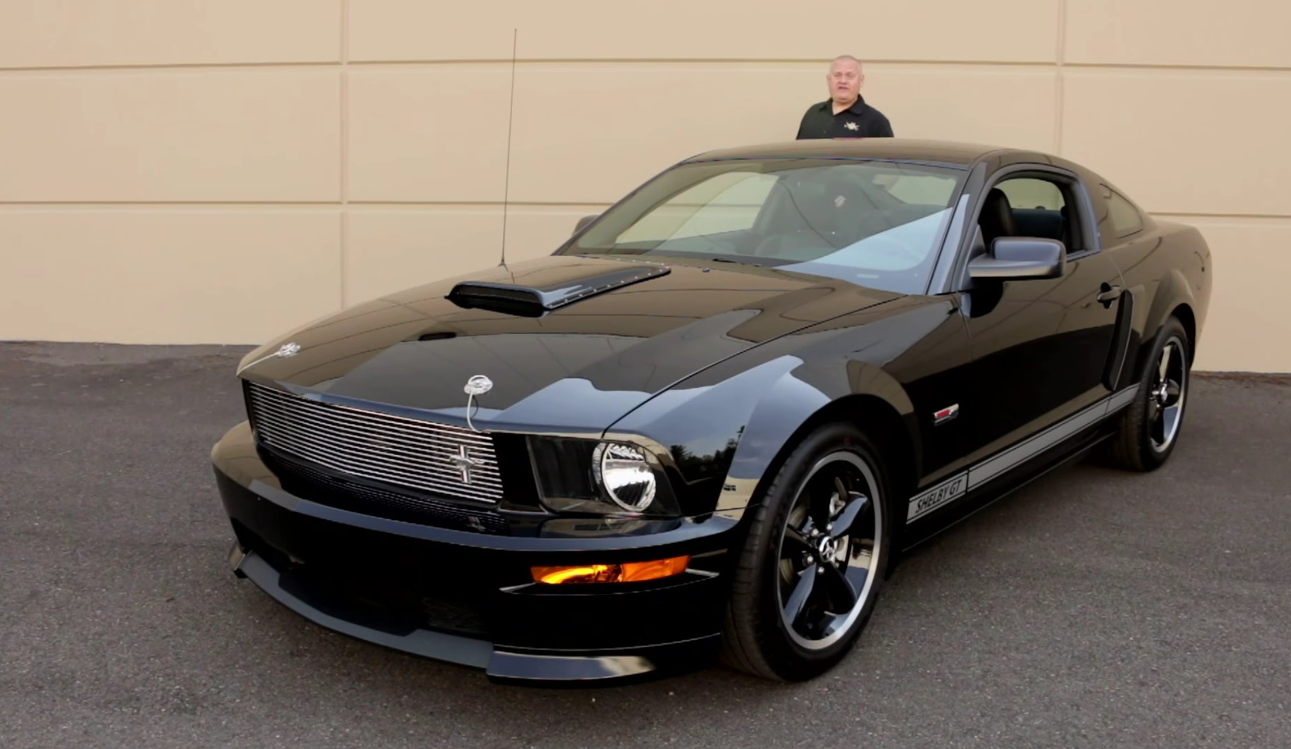 Video: 2007 Ford Mustang Shelby GT Muscle Car Overview