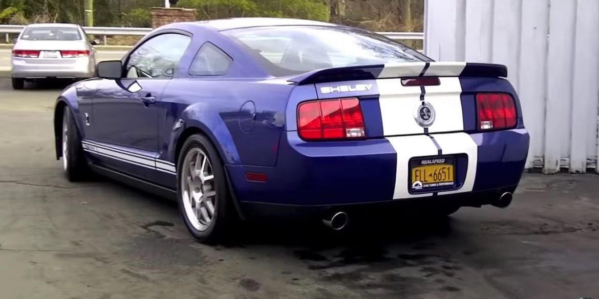 Video: 2007 Ford Mustang Shelby GT-500 With Flowmaster Exhaust Sound