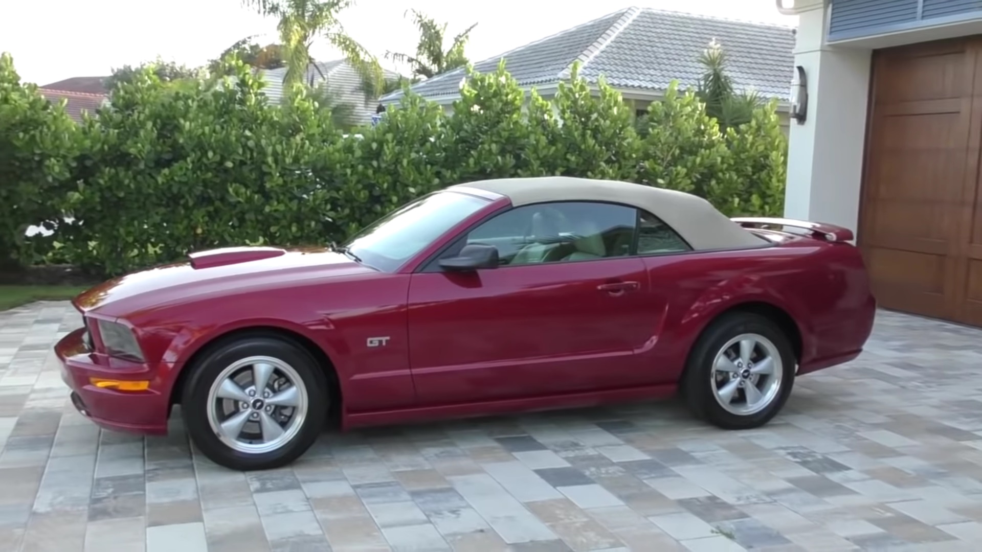 Video: 2008 Ford Mustang GT Premium Convertible Walkaround + Test Drive