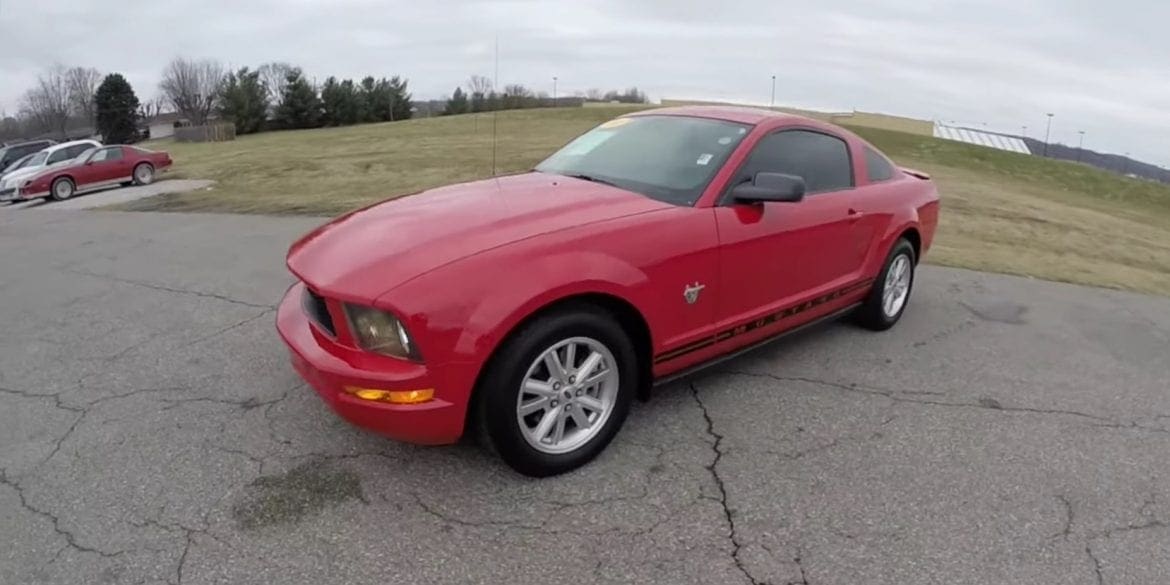 Video: 2009 Ford Mustang V6 Deluxe Coupe Walkaround