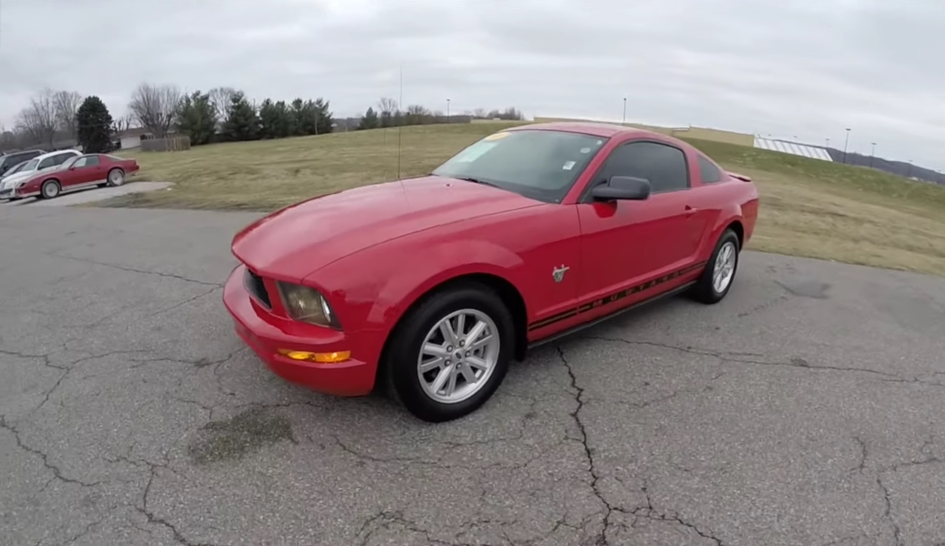 Video: 2009 Ford Mustang V6 Deluxe Coupe Walkaround