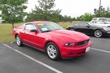 Video: 2010 Ford Mustang V6 Full Tour & Start-up