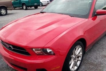 Video: 2010 Ford Mustang V6 Walkaround