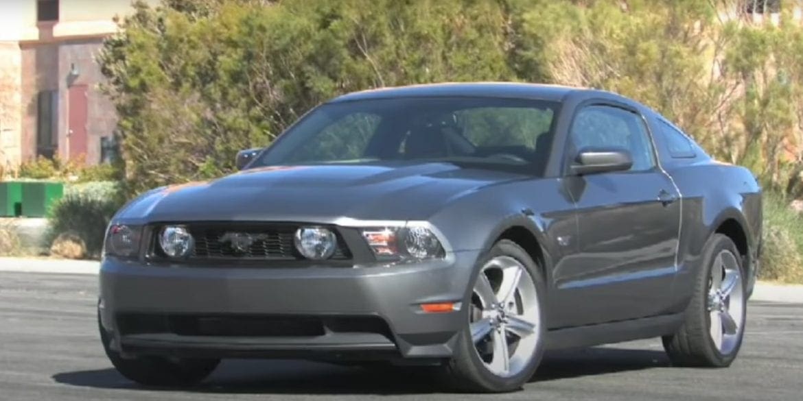 Video: 2010 Ford Mustang GT vs 2010 Chevy Camaro SS vs 2009 Dodge Challenger R/T