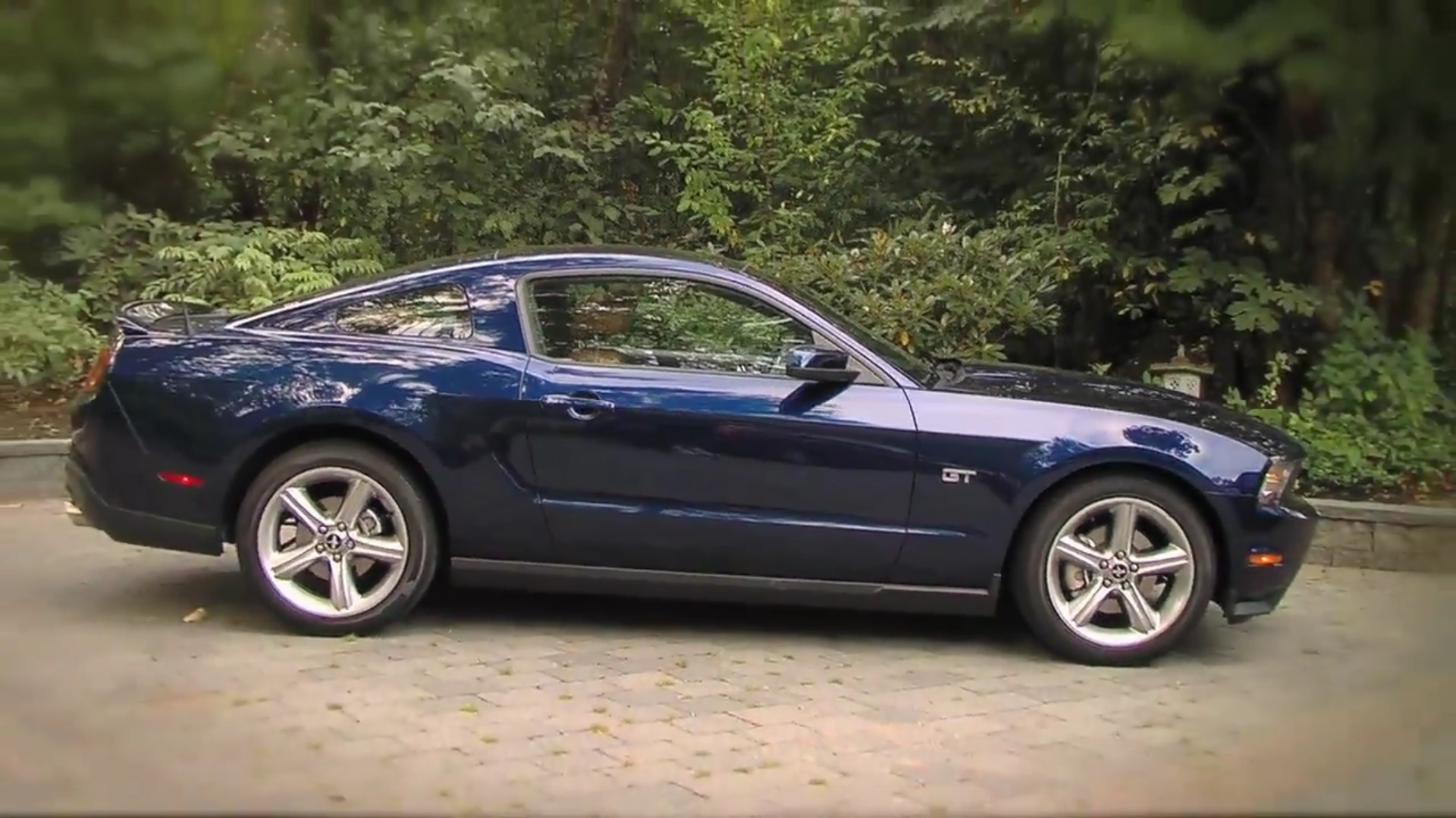 Video: 2010 Ford Mustang GT Review