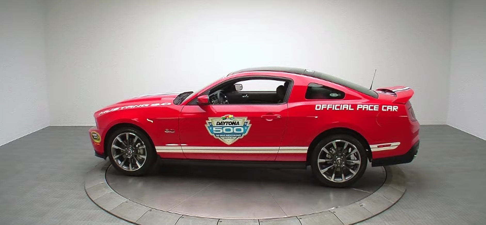 Video: 2011 Ford Mustang GT Pace Car Overview