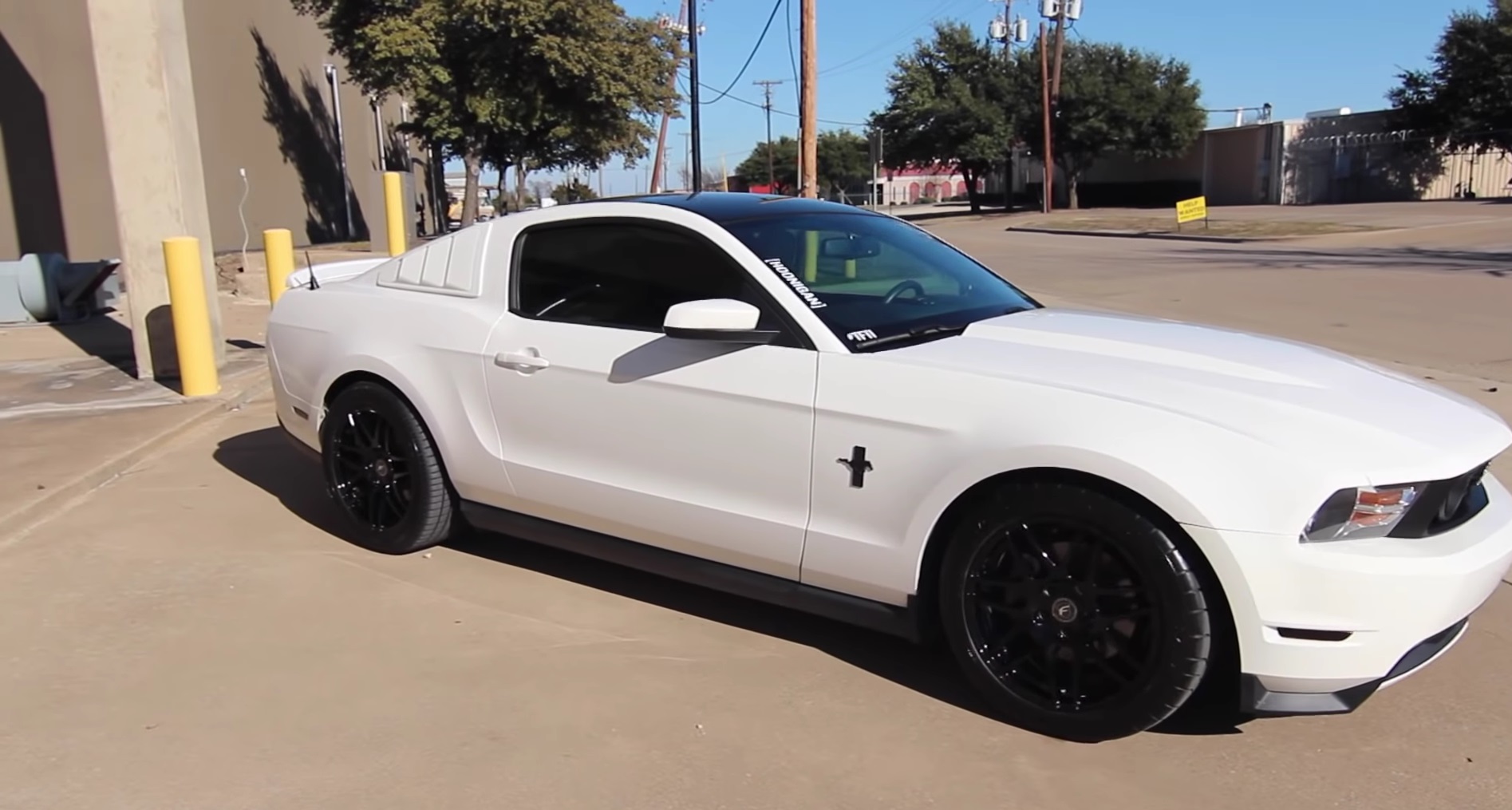 Video: 2012 Ford Mustang V6 Review