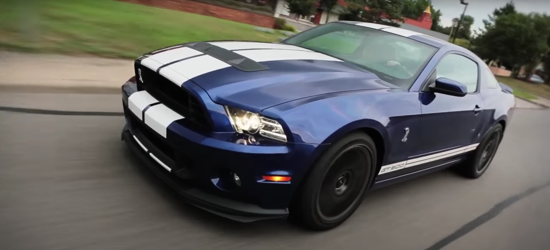 Video: 2012 Ford Mustang GT500 & 2012 Chevrolet Camaro ZL1 - Which Is Better?