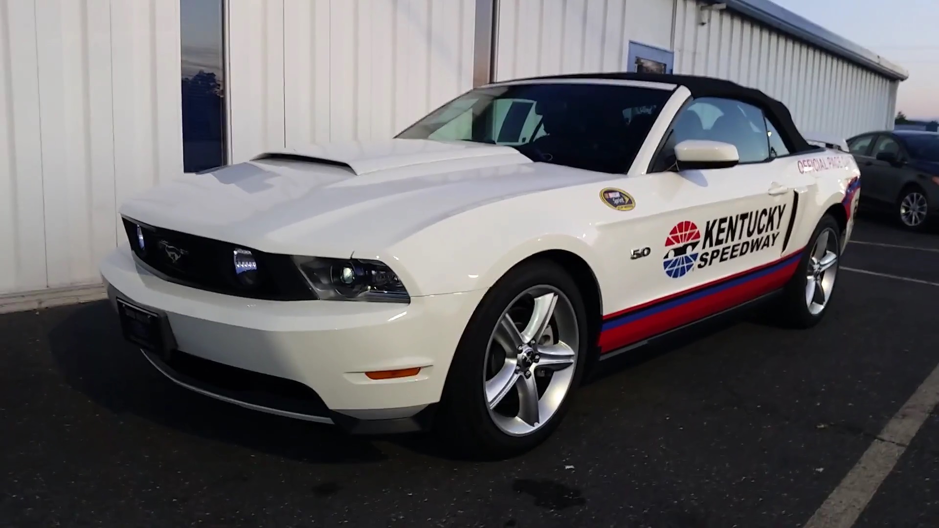 Video: 2012 Ford Mustang Kentucky Speedway Pace Car Walkaround