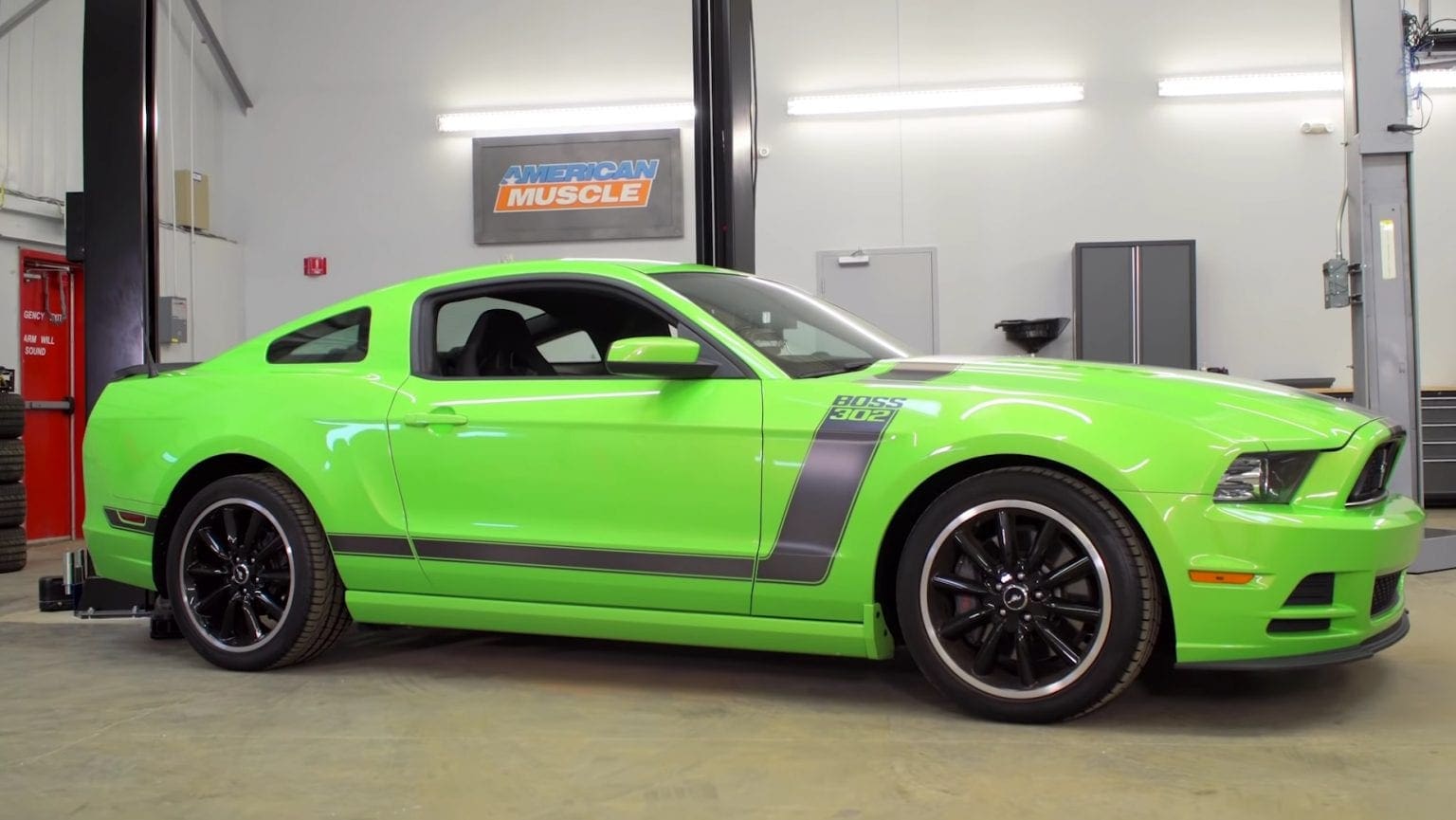 Video: 2013 Ford Mustang Boss 302 Performance Build - Mustang Specs