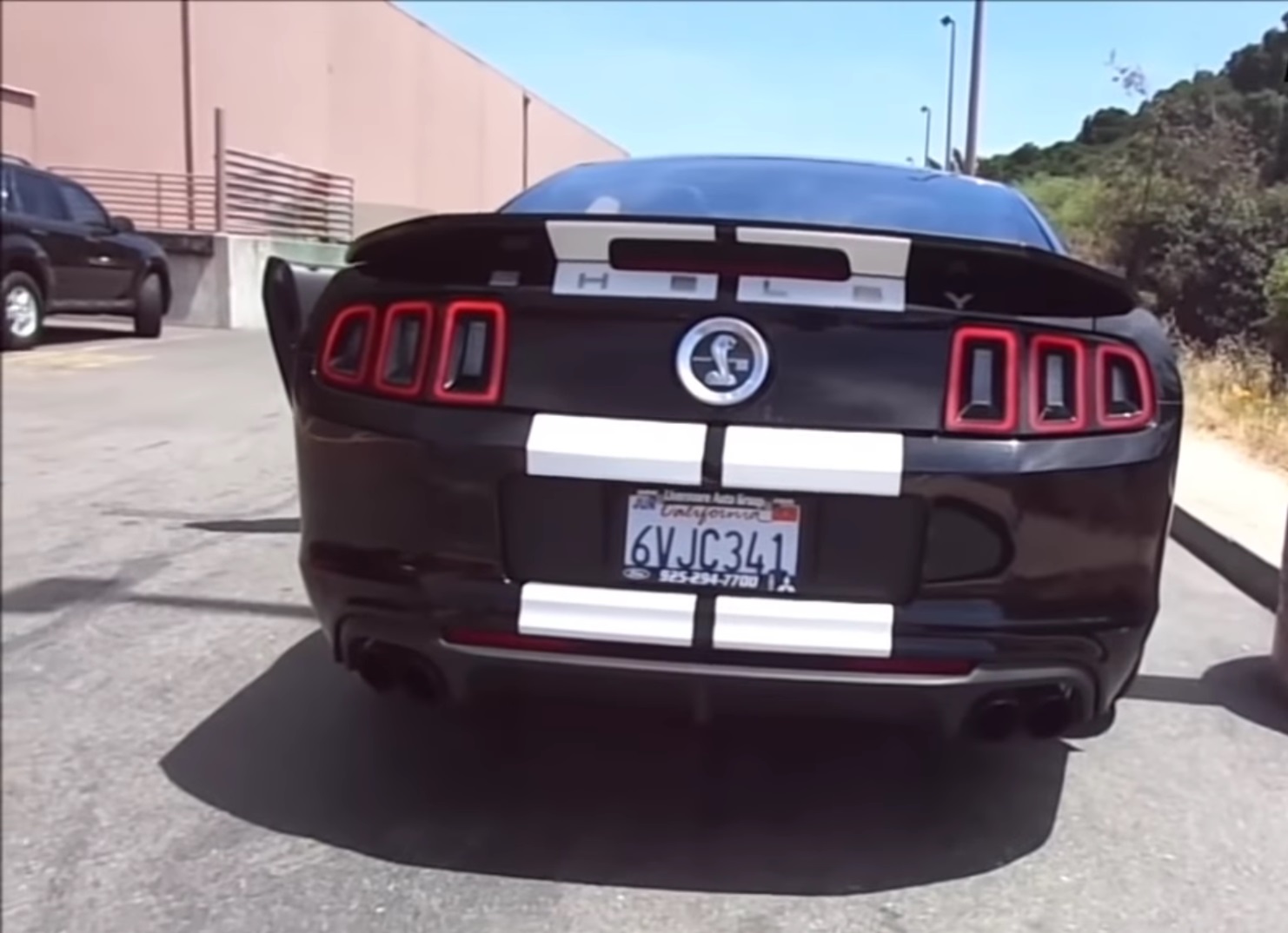 Video: 2014 Ford Mustang Shelby GT500 SVT Loud Revs + Acceleration