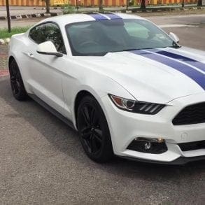 Video: 2016 Ford Mustang 2.3 Ecoboost Interior/Exterior Tour