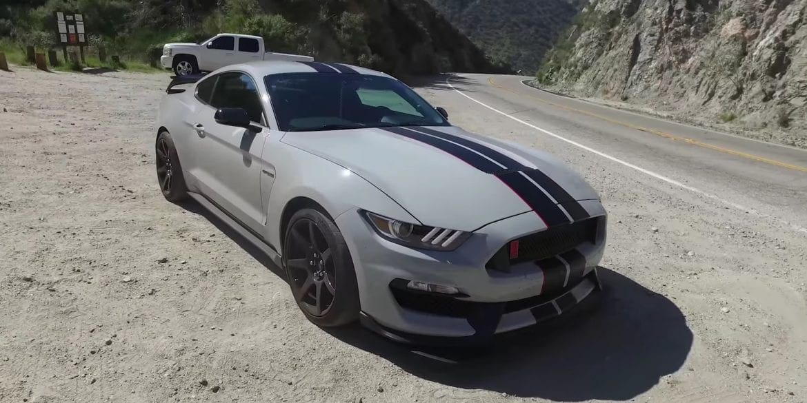Video: 2016 Ford Mustang Shelby GT350R - One Take