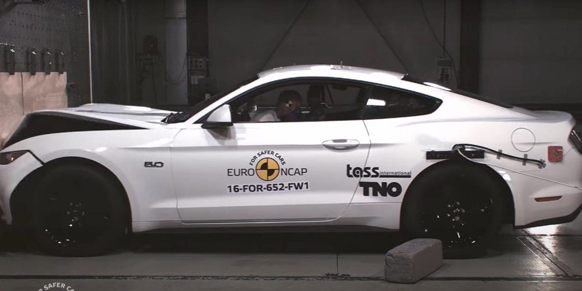 Video: 2017 Ford Mustang - Crash Test