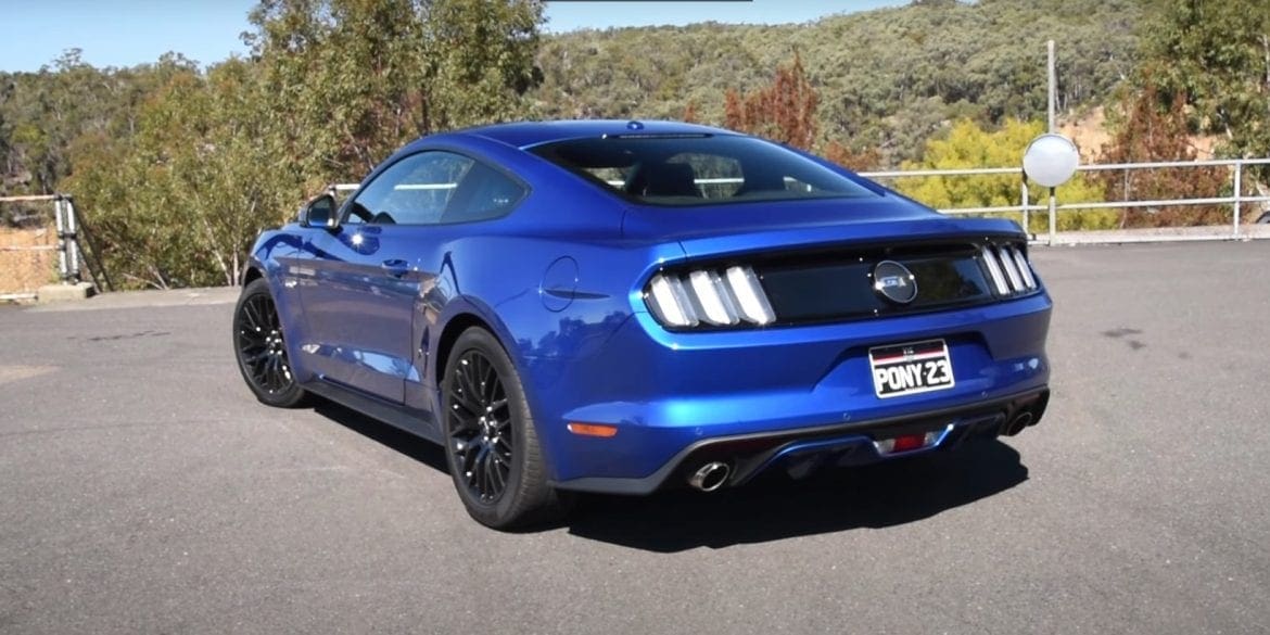Video: 2017 Ford Mustang V8 0-100 kmh & Engine Sound