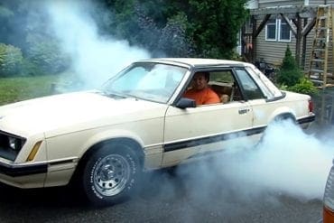 Video: 1981 Ford Mustang Burnout