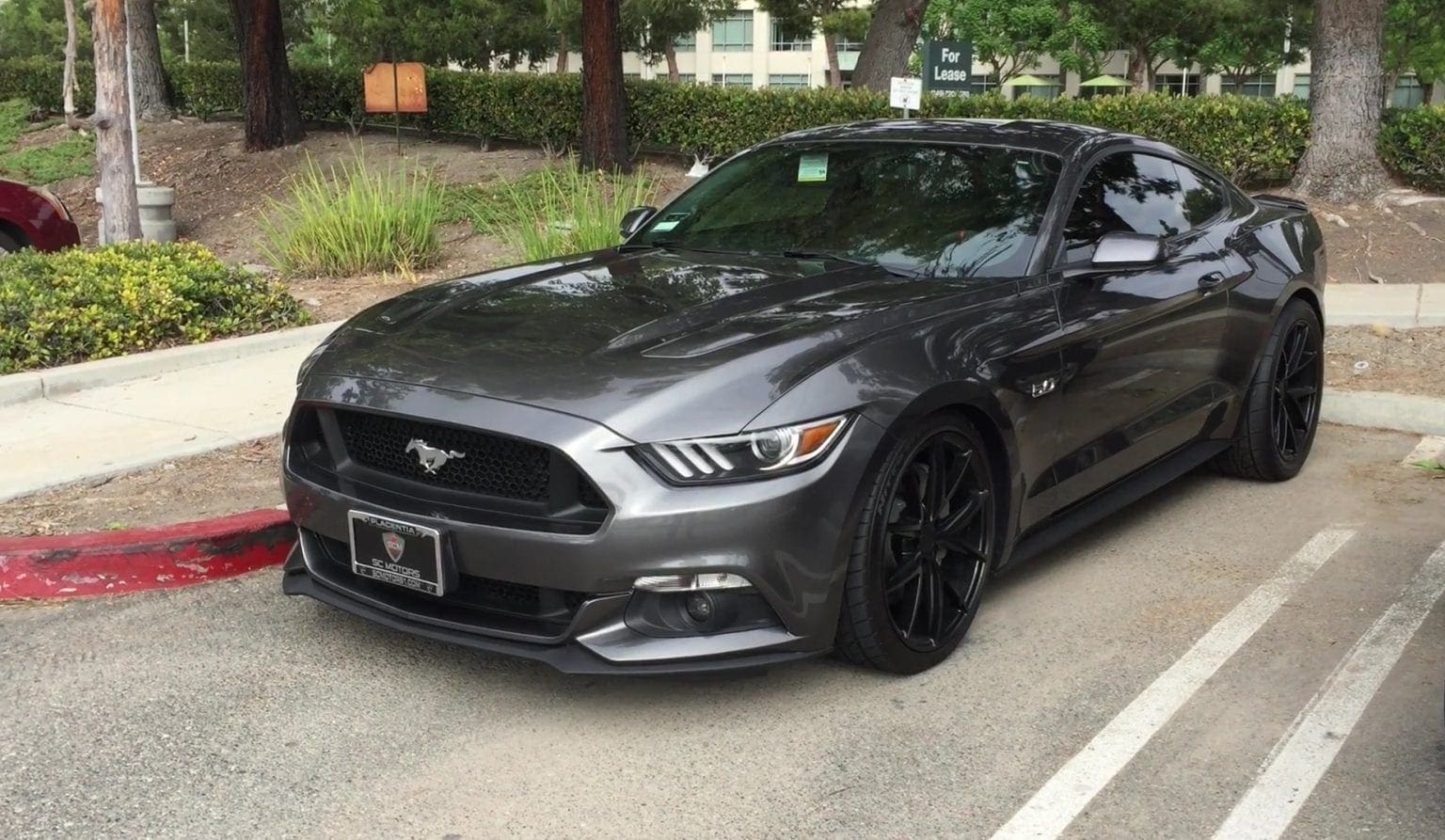 Video 2017 Ford Mustang GT Fastback With Racing Tires Walkaround