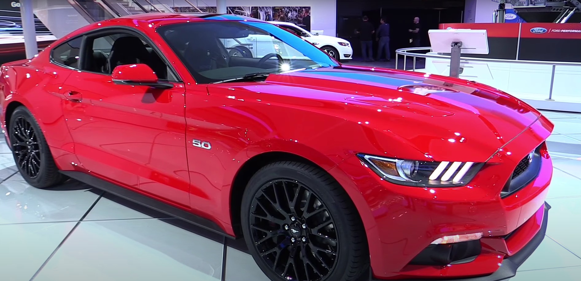 Video: 2017 Ford Mustang GT Premium Coupe - Exterior and Interior Walkaround