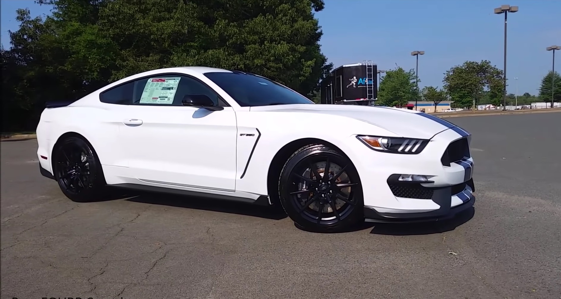 Video: 2017 Ford Mustang Shelby GT350 - Start Up, Exhaust, & Walkaround