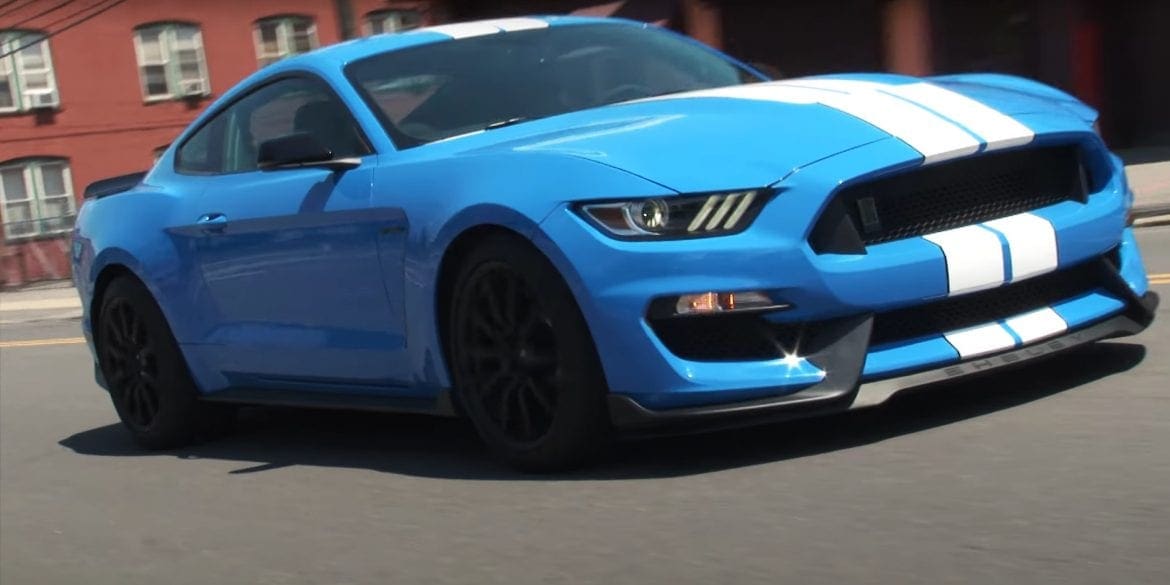 Video: 2017 Ford Shelby GT350 Mustang - Performance Review
