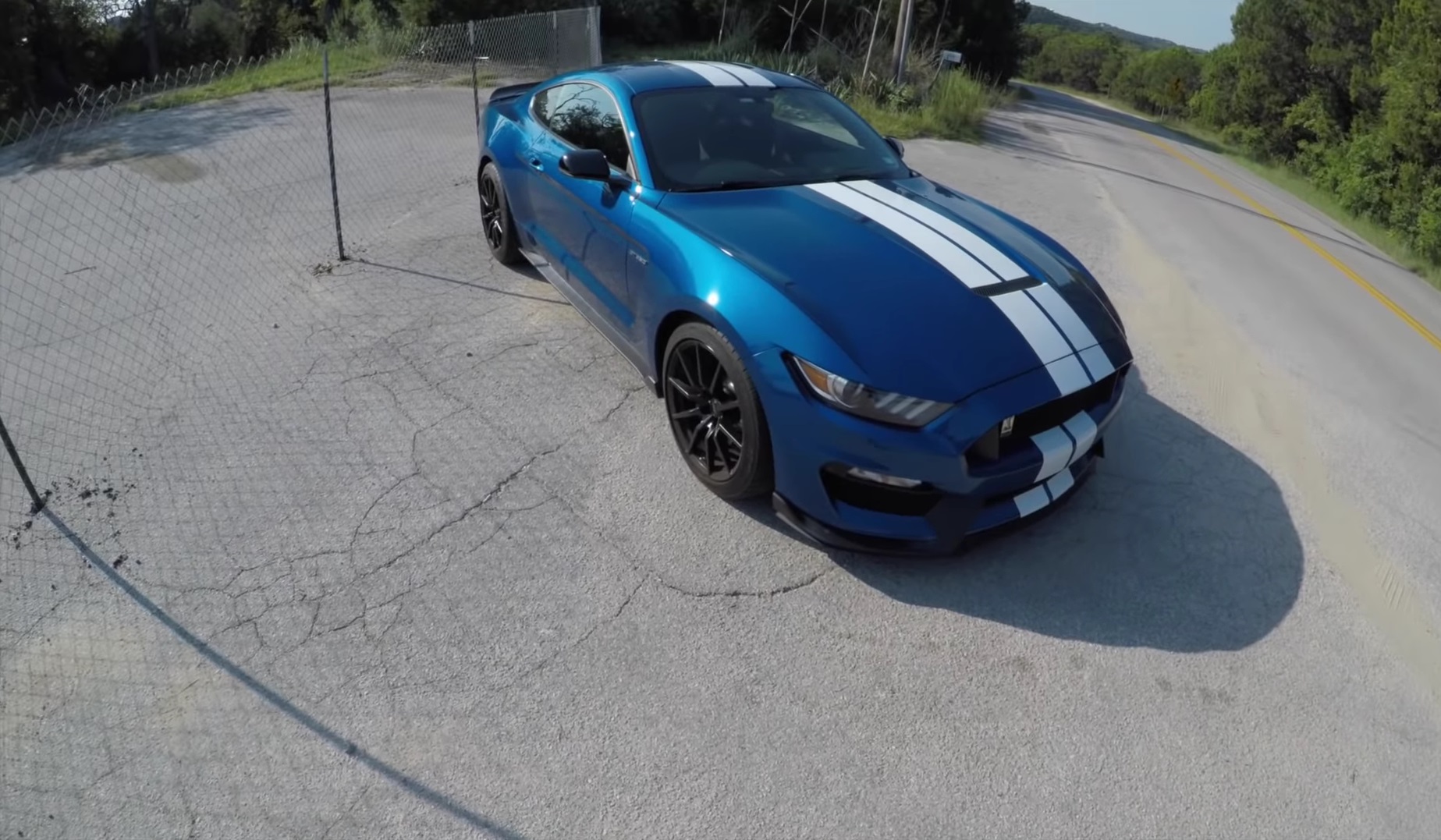 Video: 2017 Ford Mustang Shelby GT350 POV Drive