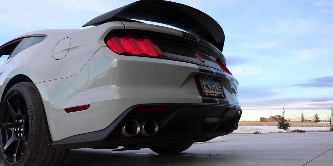 Video: 2017 Ford Mustang Shelby GT350R Exhaust Sound
