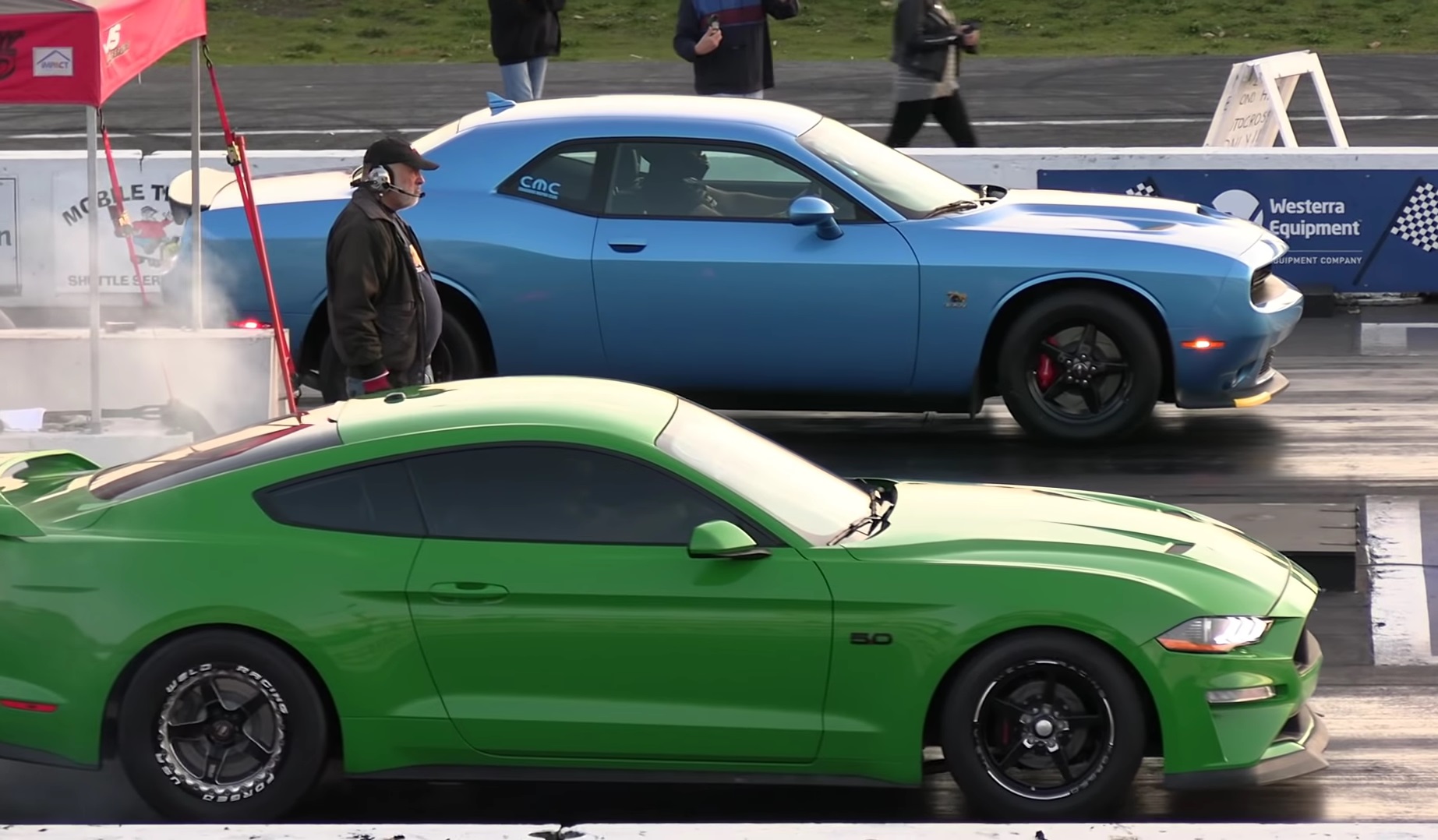 Video: 2018 Ford Mustang GT vs 2019 Challenger Scat Pack - Drag Race